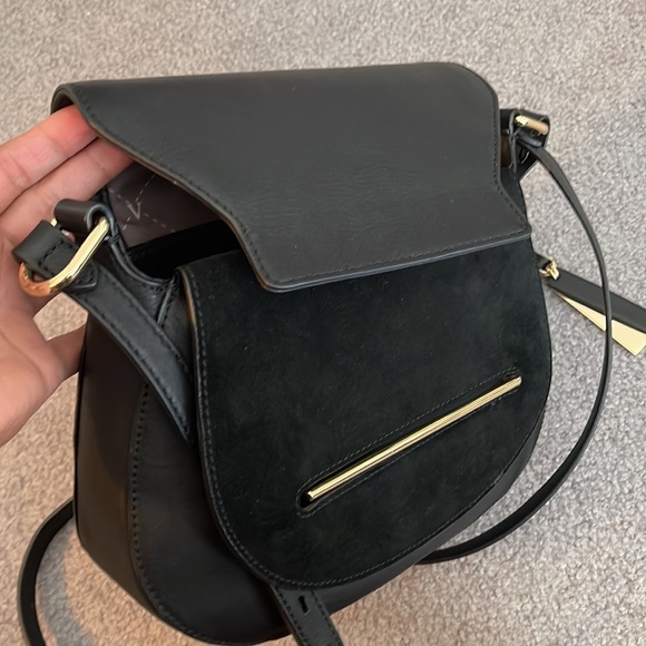 Vincent Camuto Crossbody - Picture 10 of 12